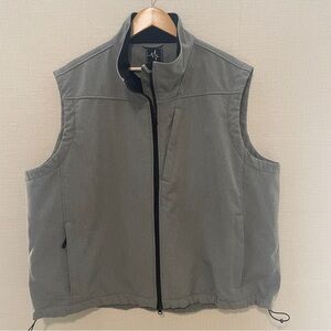 Pulse gray fleece lined men’s vest with pockets. Size: xxl
